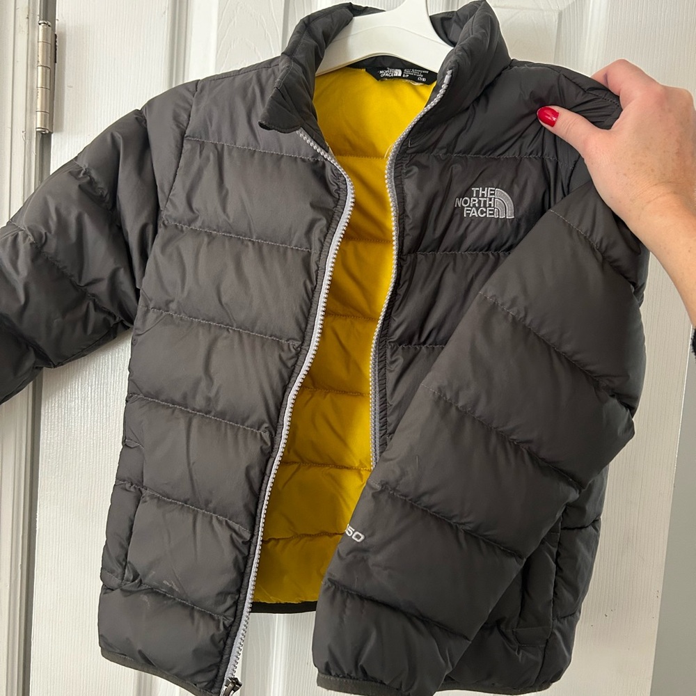Boys The North Face light puffer jacket coat sz 7/8 EUC gray and yellow